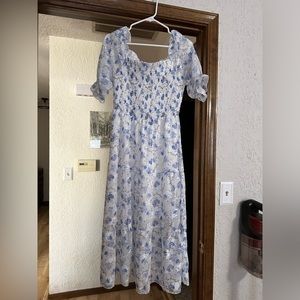 Women’s Size M White and Blue floral dress. Only worn once. Great Easter…